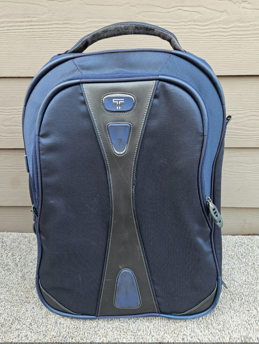Tumi T-Tech Essential Gear Rolling Luggage Navy Blue Carry On Suitcase 2-Wheel